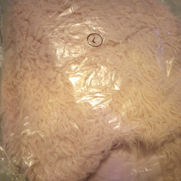 Faux fur mid length coat pale pink L w/pockets! New in bag! - Picture 3 of 7
